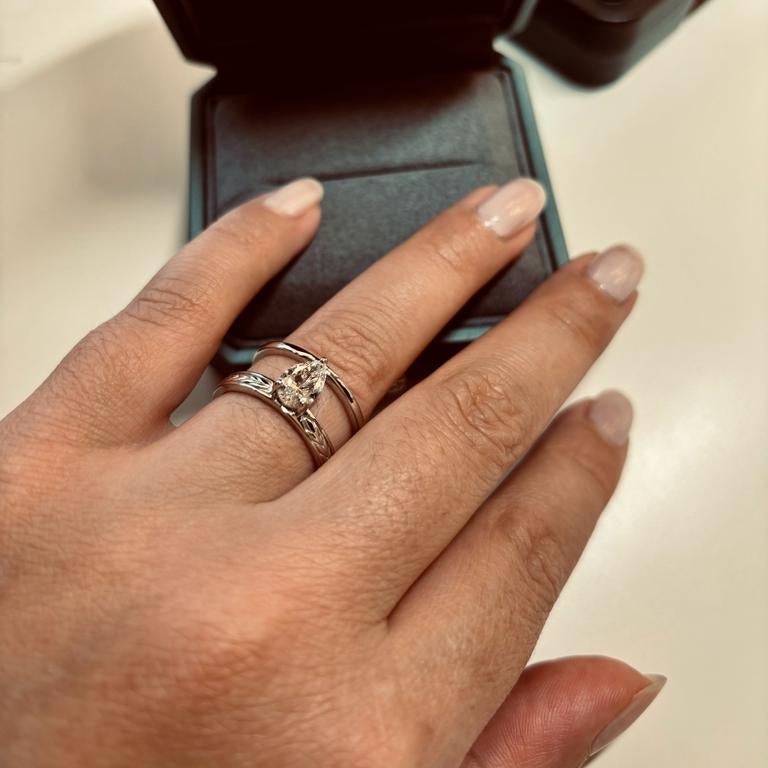 Pear diamond engagement ring